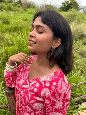 Fhoolwari Short Kurti – A garden of colors woven into fabric